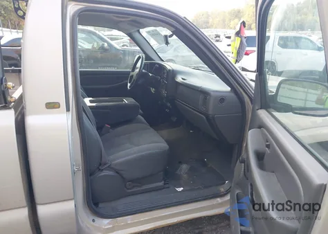 2005 Chevrolet Silverado 1500 Work Truck from USA, damaged, VIN 1GCEC14V65Z336473